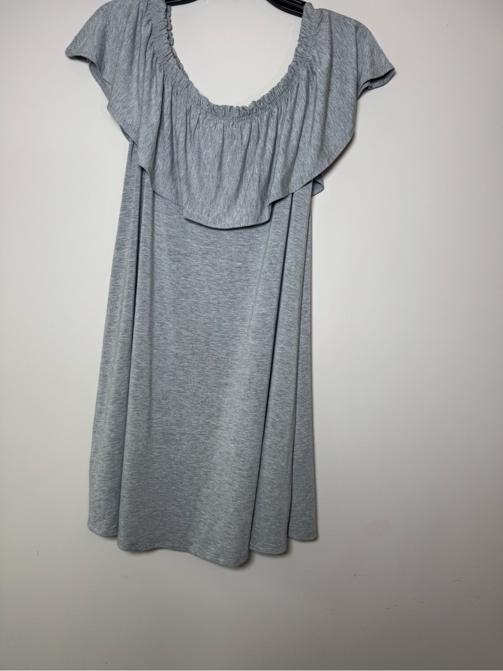 Abercrombie & Fitch Heather Gray Ruffle Neck Top